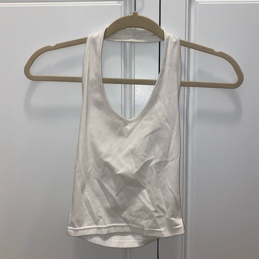 Clozoz White V-Neck Halter Crop Top